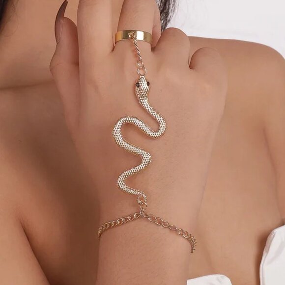 3/$35 Gold Tone Snake Hand Chain Bracelet Ring Statement Serpent Jewelry - Picture 5 of 5